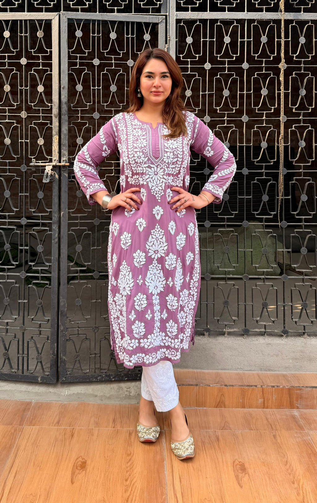 Aabroo Modal Chikankari Kurti